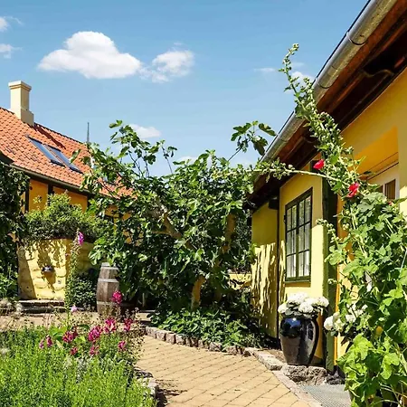 Holiday home Cozy In With Wifi *